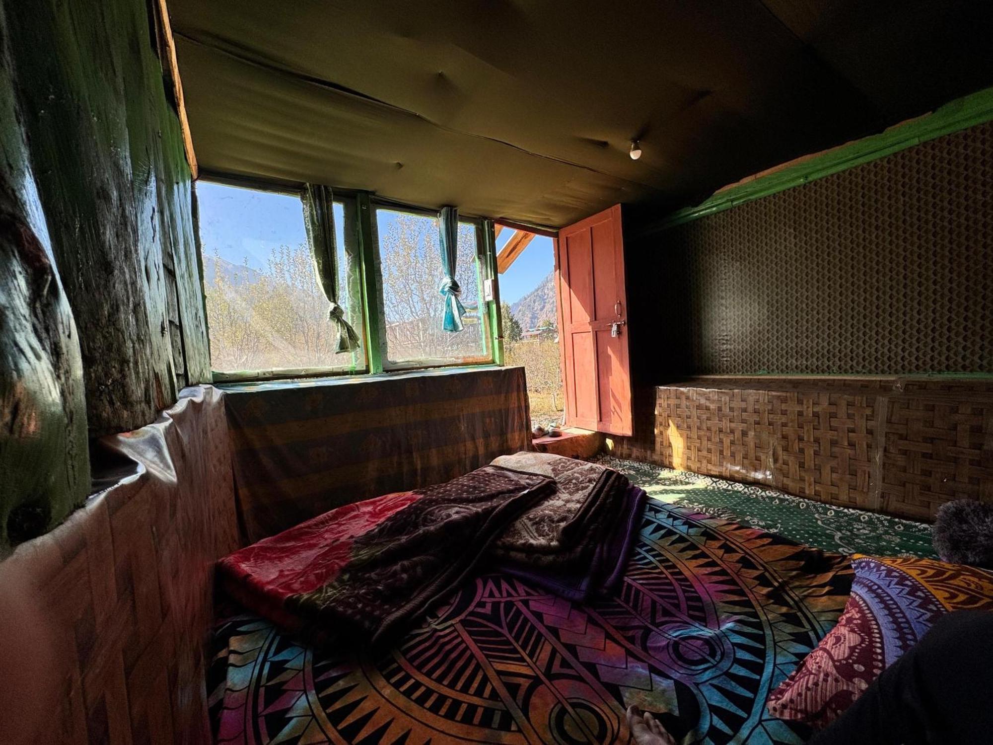 Hippy Hyde Kalga Hotel Kalgha ภายนอก รูปภาพ